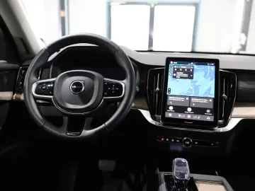 Volvo XC90 B5 Plus Bright AWD 7 LOCURI • 360