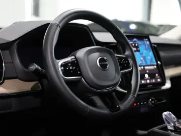 Volvo XC90 B5 Plus Bright AWD 7 LOCURI • 360