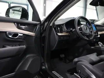 Volvo XC90 B5 Plus Bright AWD 7 LOCURI • 360
