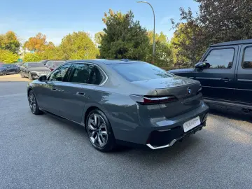 BMW Seria 740d xDrive M Sport
