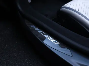 MASERATI MC20 Cielo