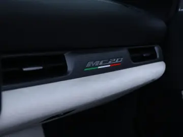 MASERATI MC20 Cielo