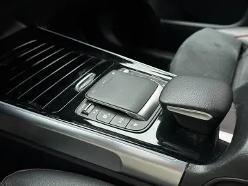 Mercedes-Benz GLB 200  Virtual   360   MBUX