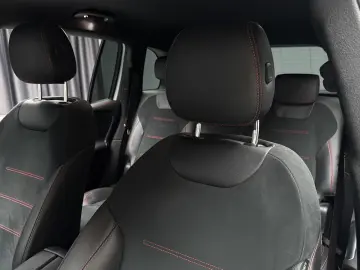 Mercedes-Benz GLB 200  Virtual   360   MBUX