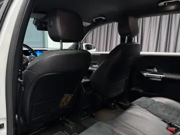 Mercedes-Benz GLB 200  Virtual   360   MBUX