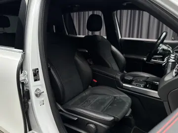 Mercedes-Benz GLB 200  Virtual   360   MBUX