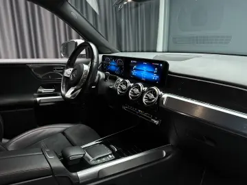 Mercedes-Benz GLB 200  Virtual   360   MBUX