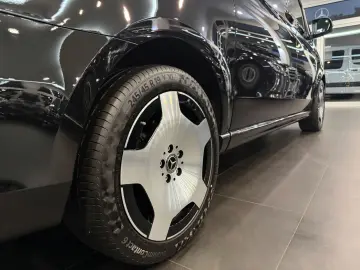 MERCEDES-BENZ V300d AMG-Exclusive 4x4-Pano-LUXUSSITZ…