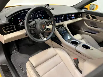 PORSCHE Taycan Cross Turismo 4S