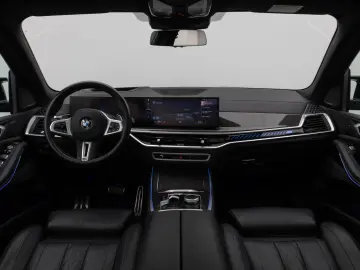 BMW X7 M60i xDrive   530 CP • V8 • 7 LOCURI • 360  • HUD