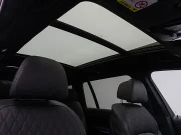 BMW X7 M60i xDrive   530 CP • V8 • 7 LOCURI • 360  • HUD