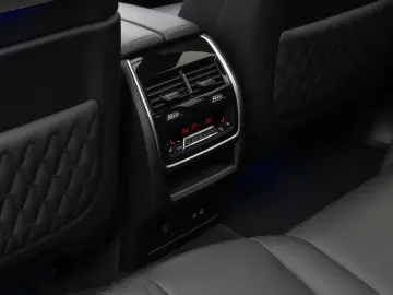 BMW X7 M60i xDrive   530 CP • V8 • 7 LOCURI • 360  • HUD