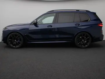 BMW X7 M60i xDrive   530 CP • V8 • 7 LOCURI • 360  • HUD