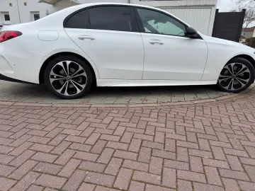 MERCEDES-BENZ C 220 d AMG-Line~Night-Paket Panorama