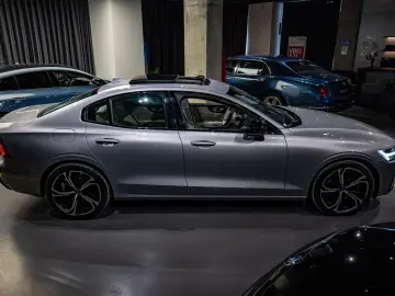Volvo S60 B4