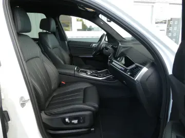 BMW X7 xDrive40d M Sport Pro 360  • HUD • PANO