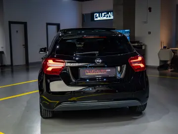 Mercedes-Benz A 200d LED ILS  Panoramic