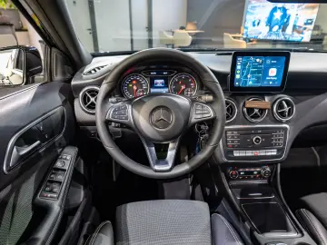 Mercedes-Benz A 200d LED ILS  Panoramic