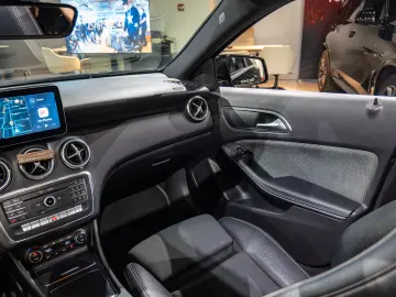 Mercedes-Benz A 200d LED ILS  Panoramic