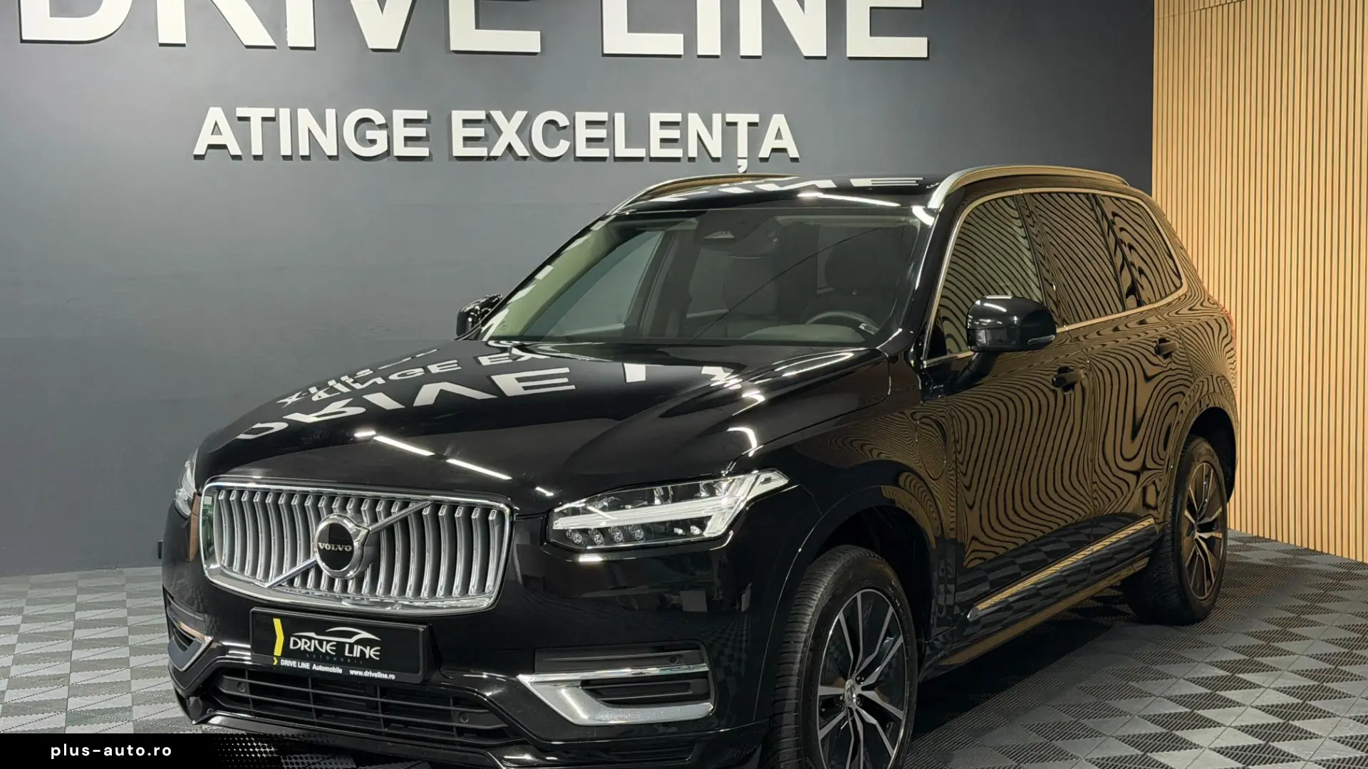 VOLVO XC90 T8 AWD Plug-in Hybrid Core