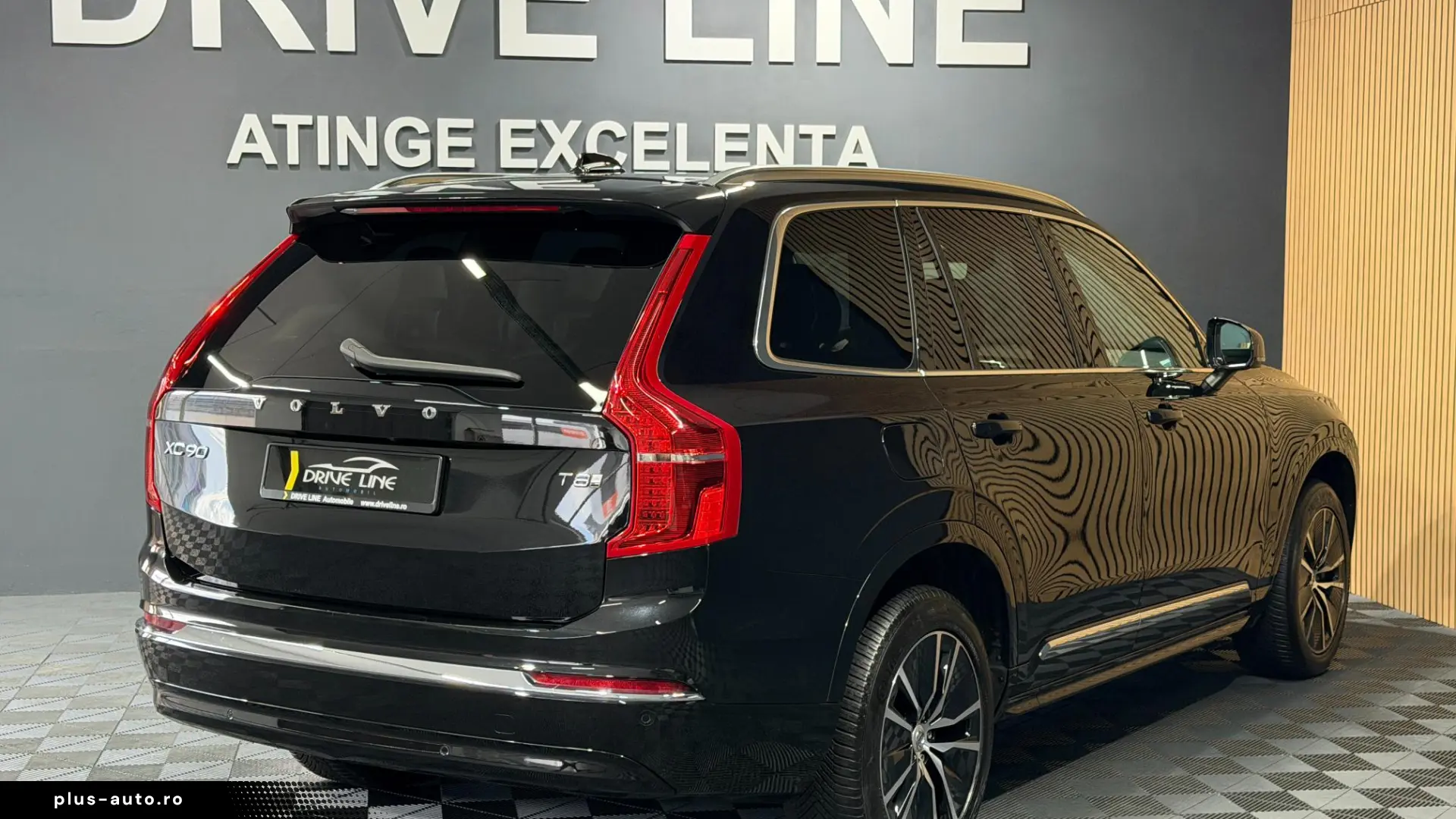 VOLVO XC90 T8 AWD Plug-in Hybrid Core