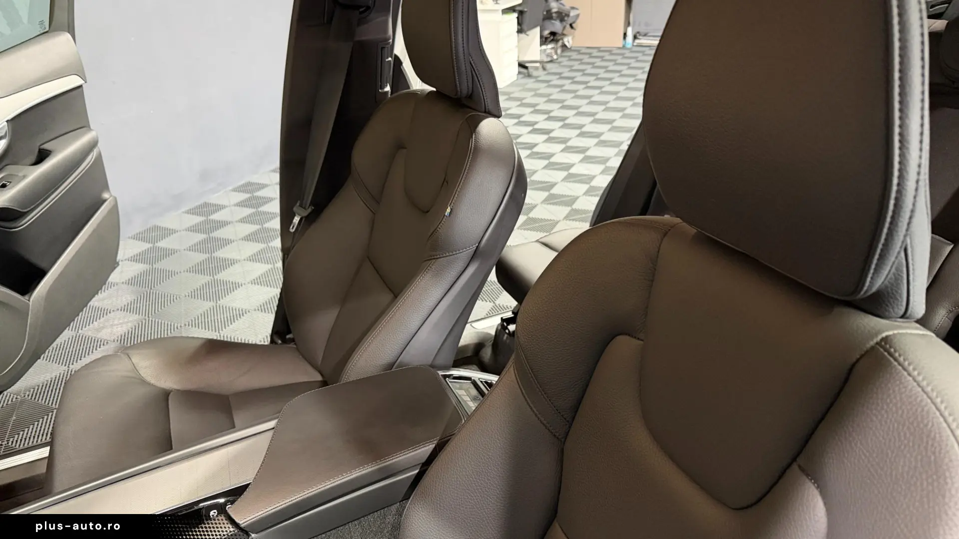 VOLVO XC90 T8 AWD Plug-in Hybrid Core