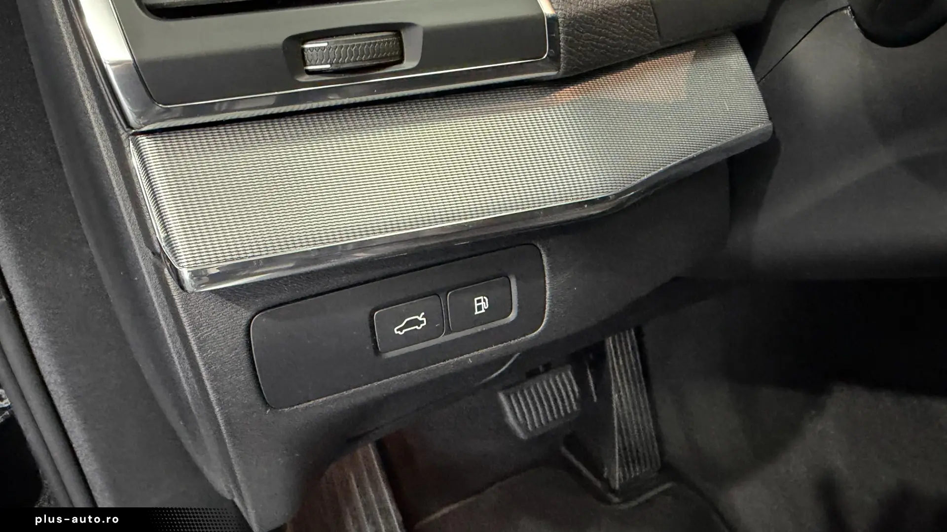 VOLVO XC90 T8 AWD Plug-in Hybrid Core