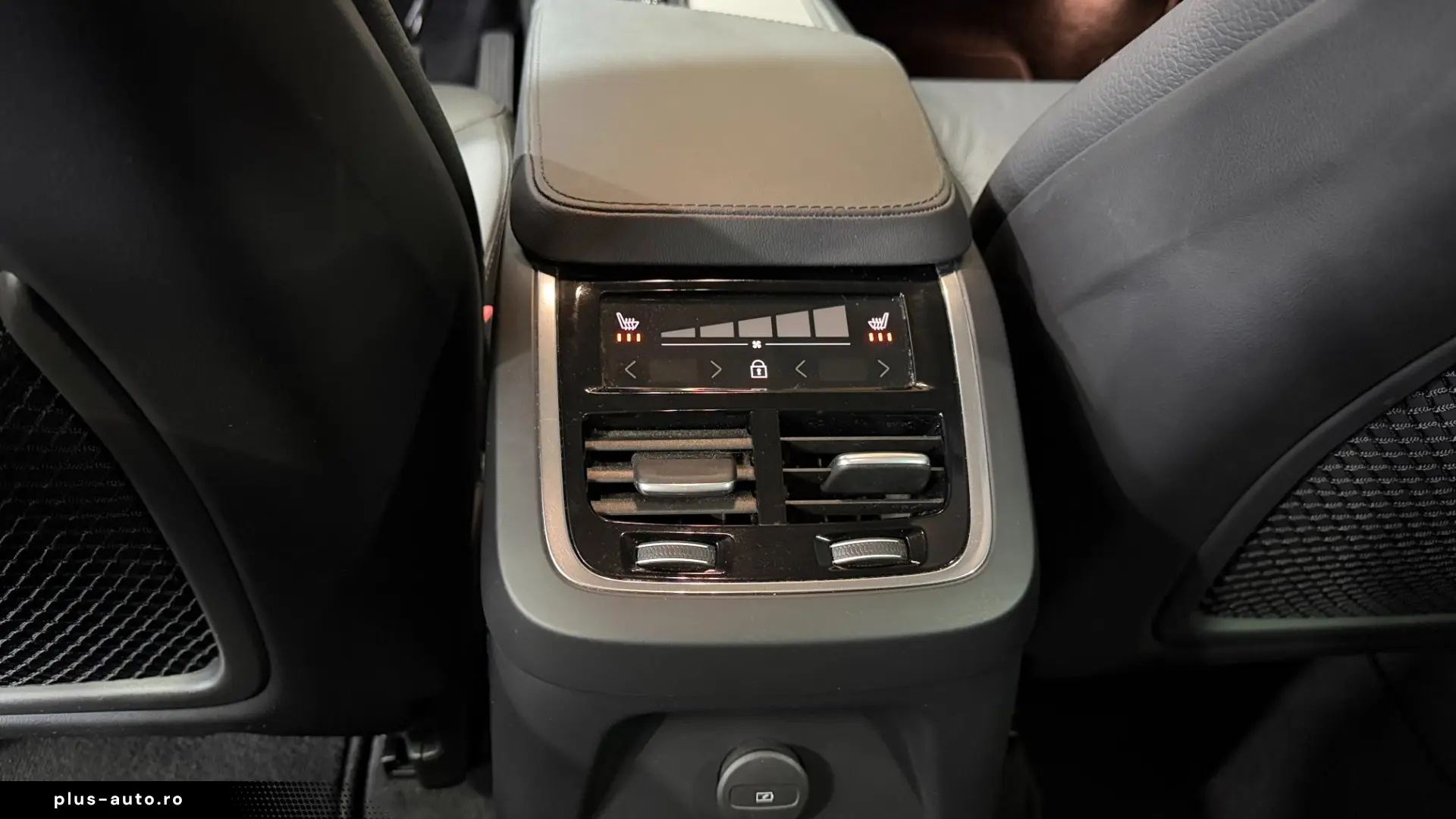 VOLVO XC90 T8 AWD Plug-in Hybrid Core