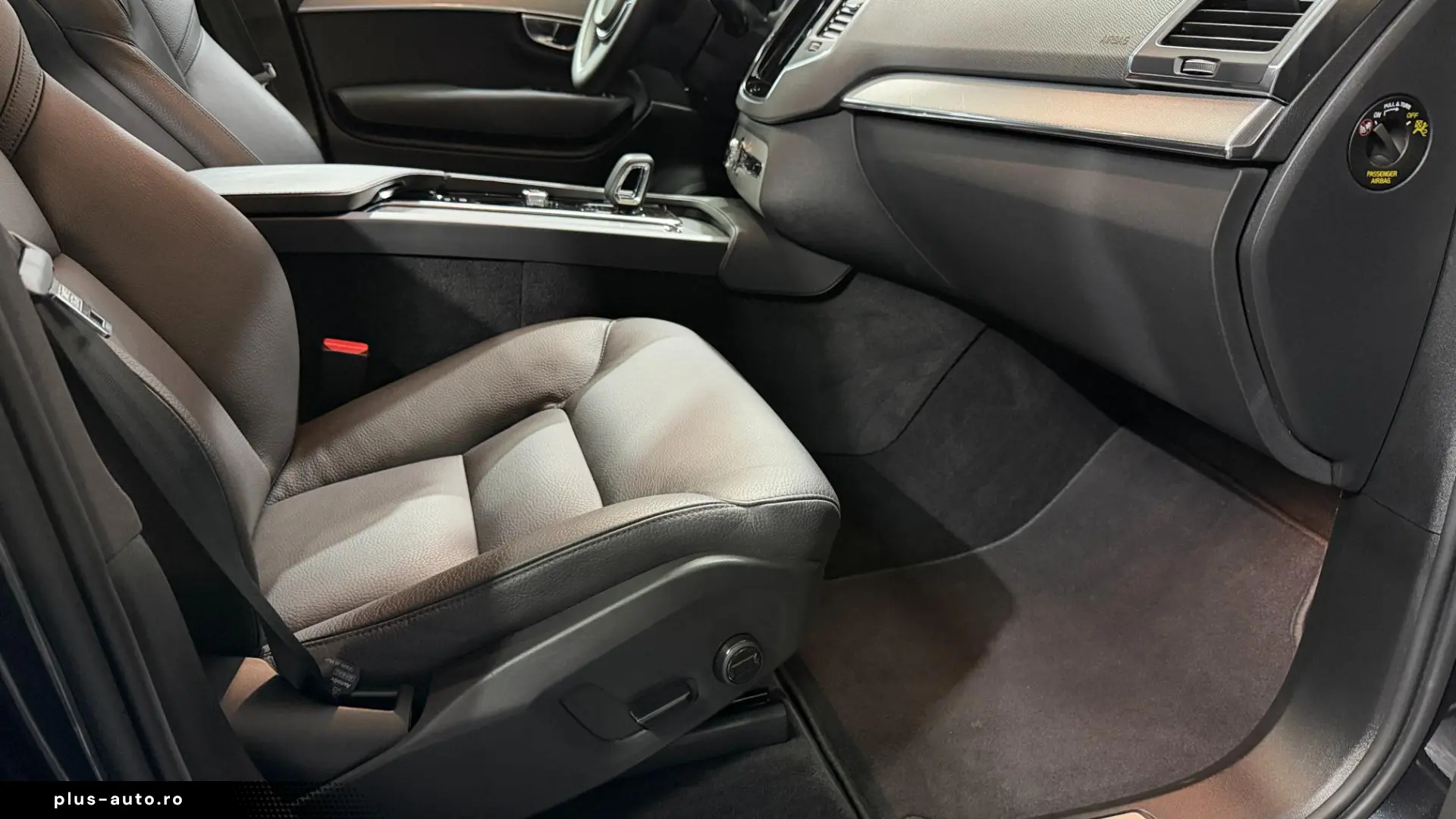 VOLVO XC90 T8 AWD Plug-in Hybrid Core