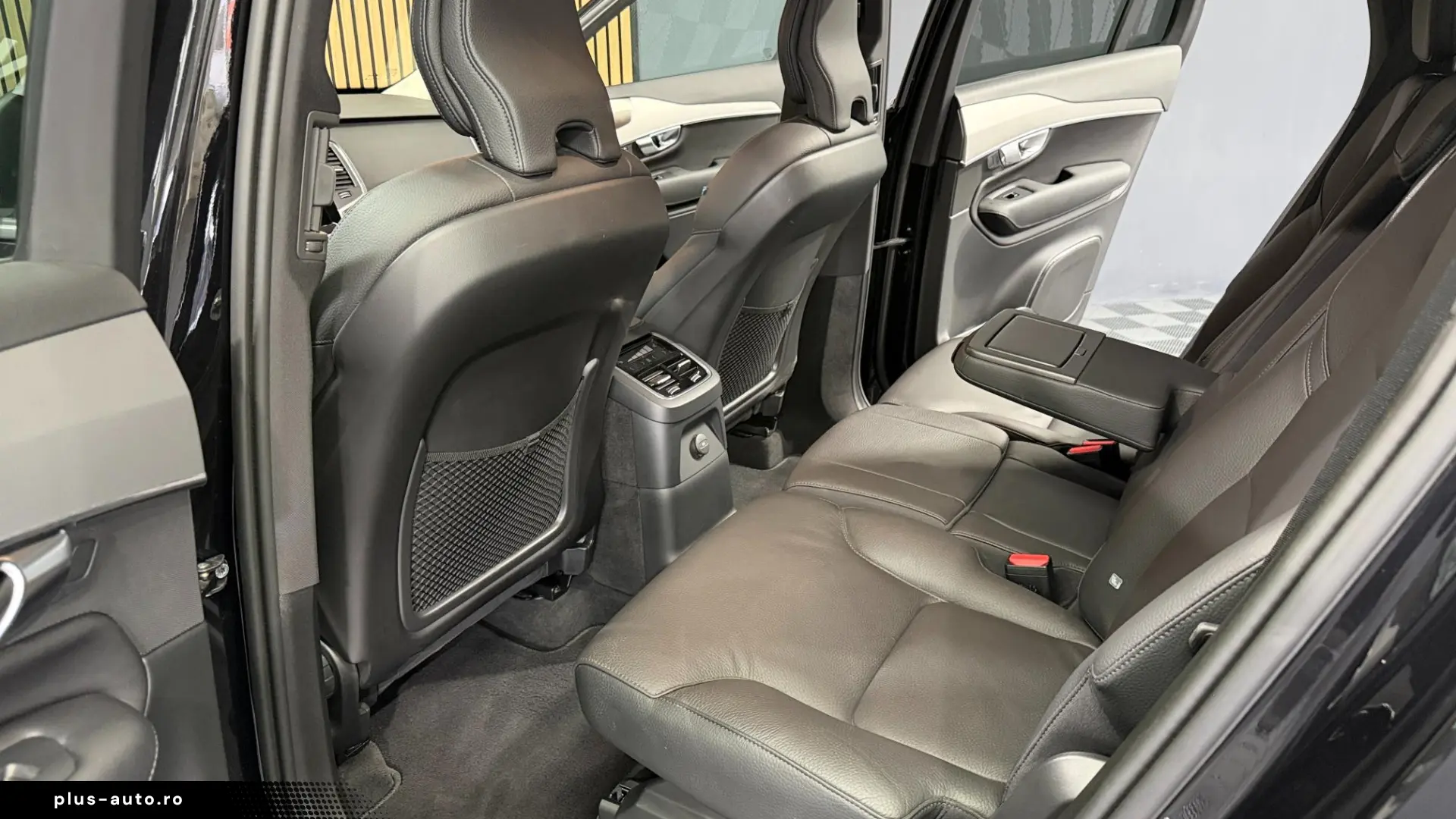 VOLVO XC90 T8 AWD Plug-in Hybrid Core