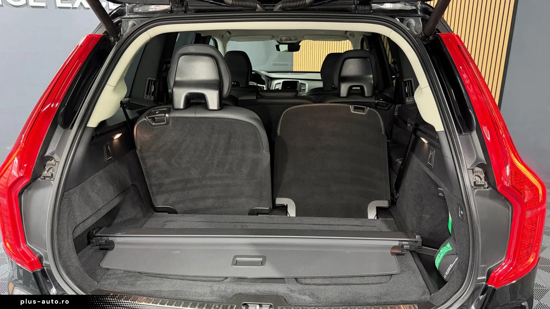 VOLVO XC90 T8 AWD Plug-in Hybrid Core