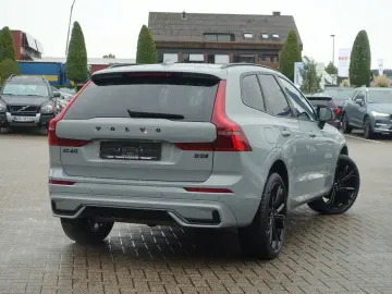VOLVO XC60 Black Edition Ultra B5 AWD B&W Pano AHK HUD