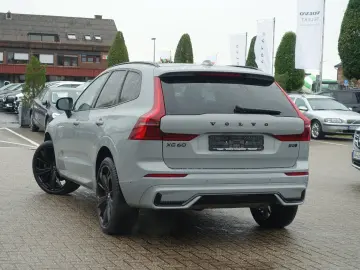 VOLVO XC60 Black Edition Ultra B5 AWD B&W Pano AHK HUD