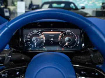 ASTON MARTIN Vanquish Volante UPE € 524.520 -