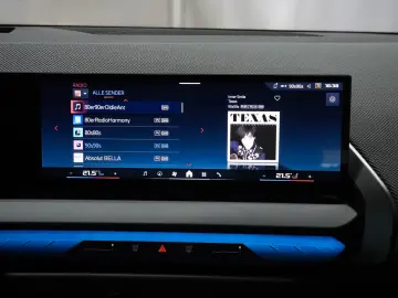 BMW X3 M50 xDrive HARMAN STANDHZ PANO 21