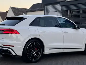 AUDI Q8 50 TDI Qua S Line Competition  CARBON ACC B&O