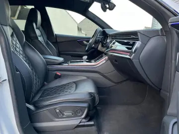 AUDI Q8 50 TDI Qua S Line Competition  CARBON ACC B&O