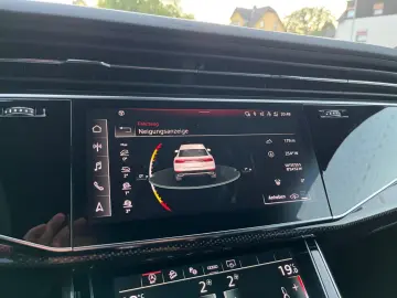 AUDI Q8 50 TDI Qua S Line Competition  CARBON ACC B&O