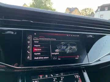 AUDI Q8 50 TDI Qua S Line Competition  CARBON ACC B&O