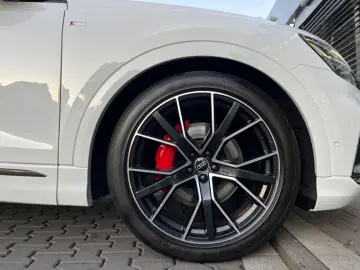 AUDI Q8 50 TDI Qua S Line Competition  CARBON ACC B&O