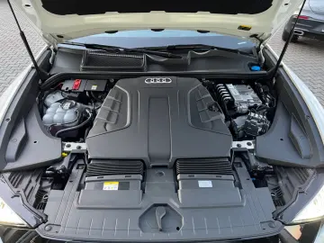 AUDI Q8 50 TDI Qua S Line Competition  CARBON ACC B&O