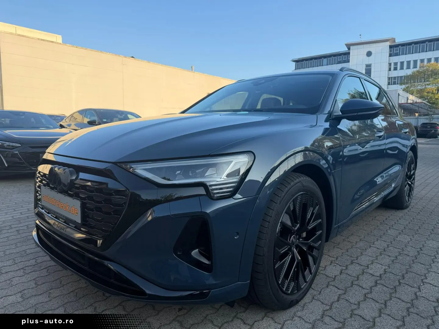 AUDI Q8 e-tron 55 ACC AHK HuD PANO DIGI-MATRIX 360
