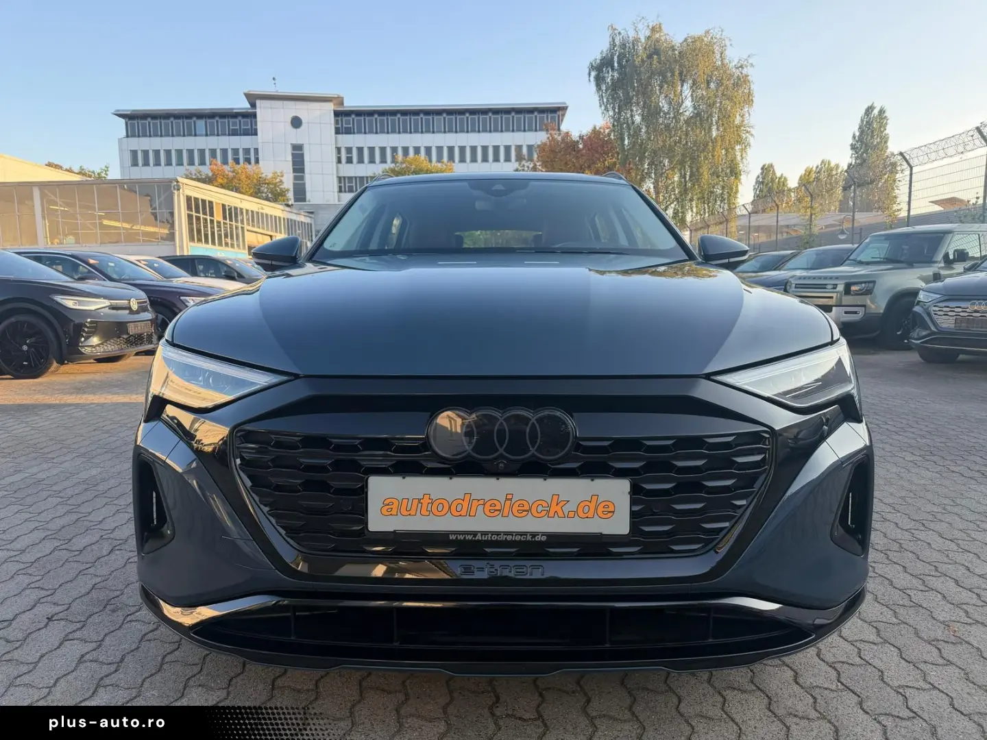 AUDI Q8 e-tron 55 ACC AHK HuD PANO DIGI-MATRIX 360