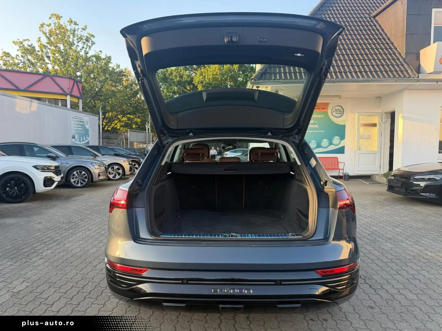 AUDI Q8 e-tron 55 ACC AHK HuD PANO DIGI-MATRIX 360