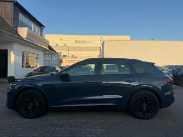 AUDI Q8 e-tron 55 ACC AHK HuD PANO DIGI-MATRIX 360