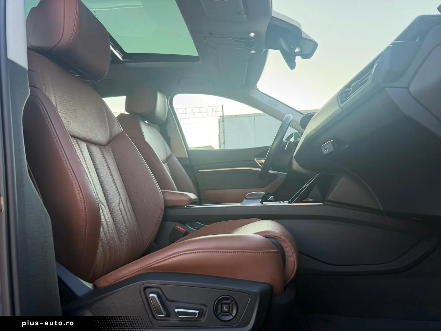 AUDI Q8 e-tron 55 ACC AHK HuD PANO DIGI-MATRIX 360