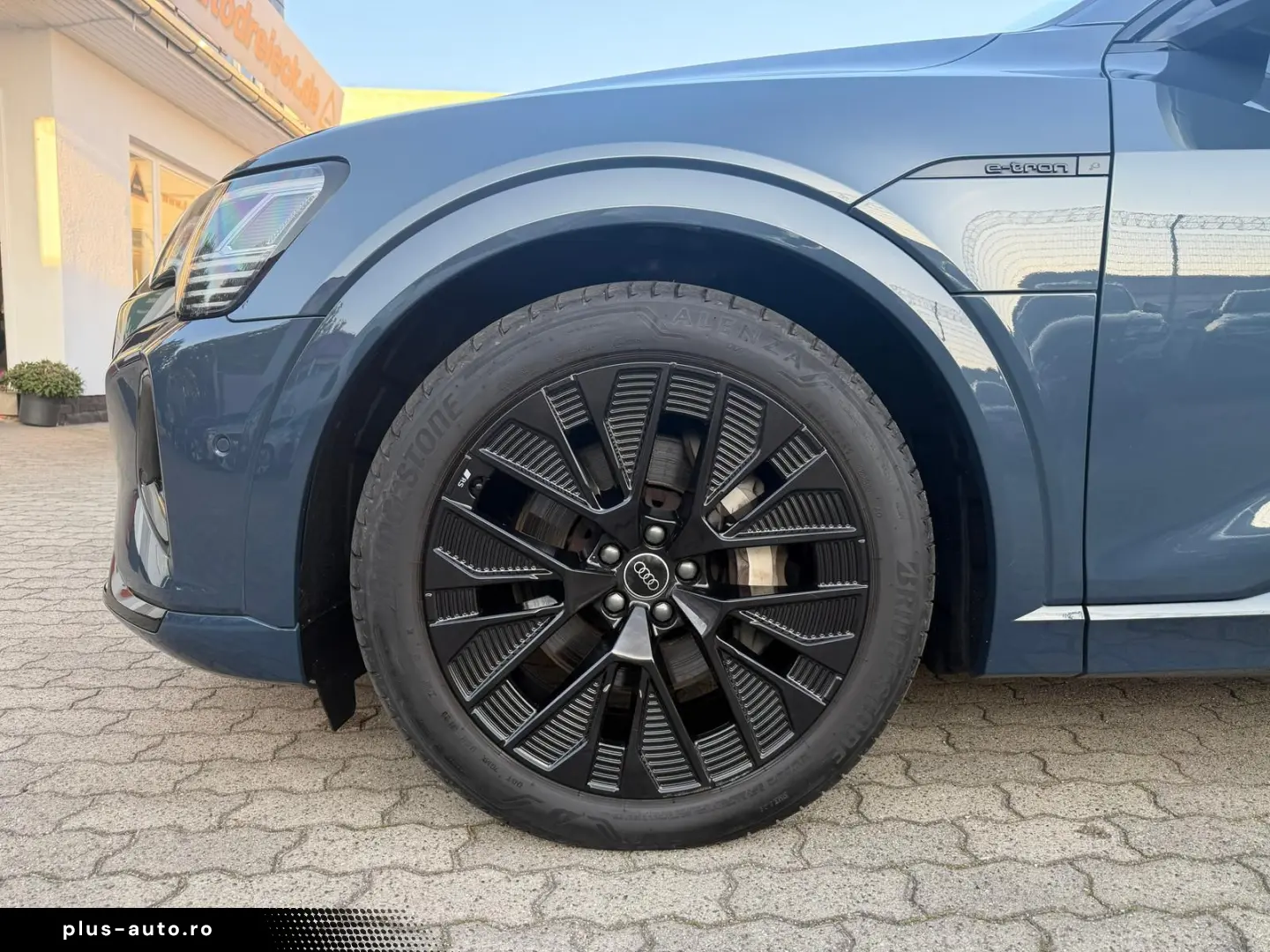 AUDI Q8 e-tron 55 ACC AHK HuD PANO DIGI-MATRIX 360