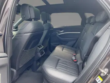 AUDI Q8 e-tron 55 quattro S line B&O Navi LM22 Matrix