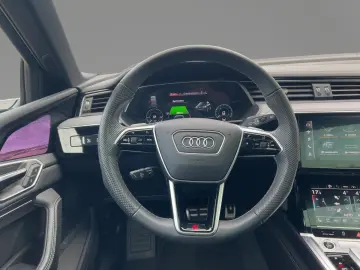 AUDI Q8 e-tron 55 quattro S line B&O Navi LM22 Matrix