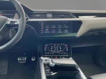 AUDI Q8 e-tron 55 quattro S line B&O Navi LM22 Matrix